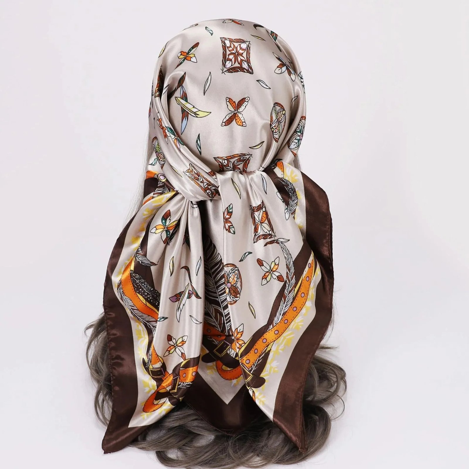 Choisir la matière de son foulard selon la saison